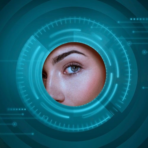 Imagem em 3D do close de um rosto feminino cercado por um vetor representando um aparelho de exame oftalmológico em alta definição.